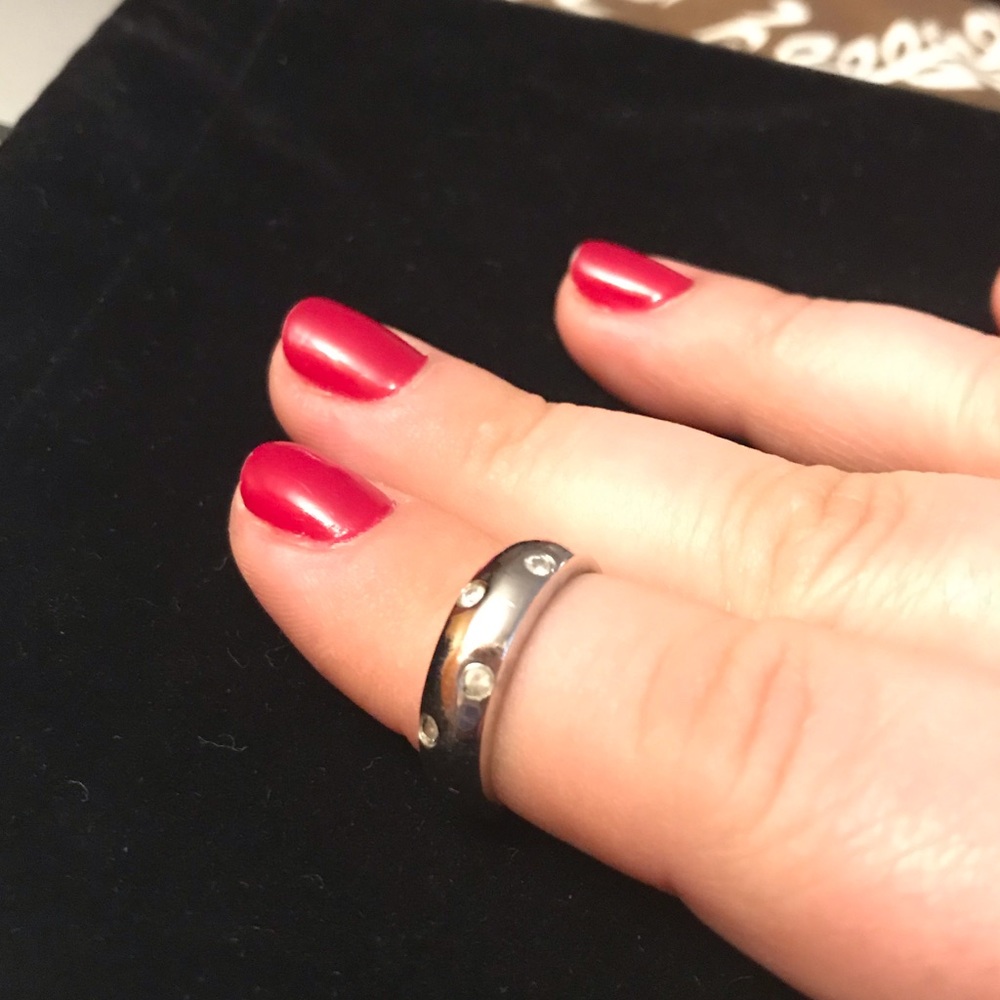 Sterling Silver ring with rhinestones, size 6